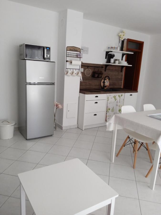 Apartmani More Комарна Екстер'єр фото