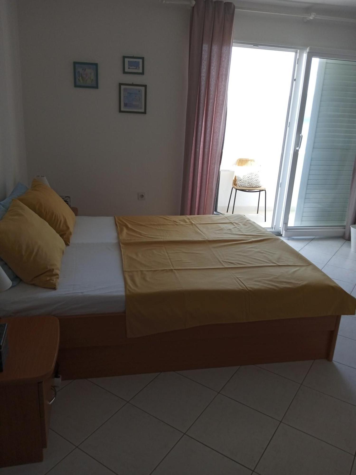 Apartmani More Комарна Екстер'єр фото
