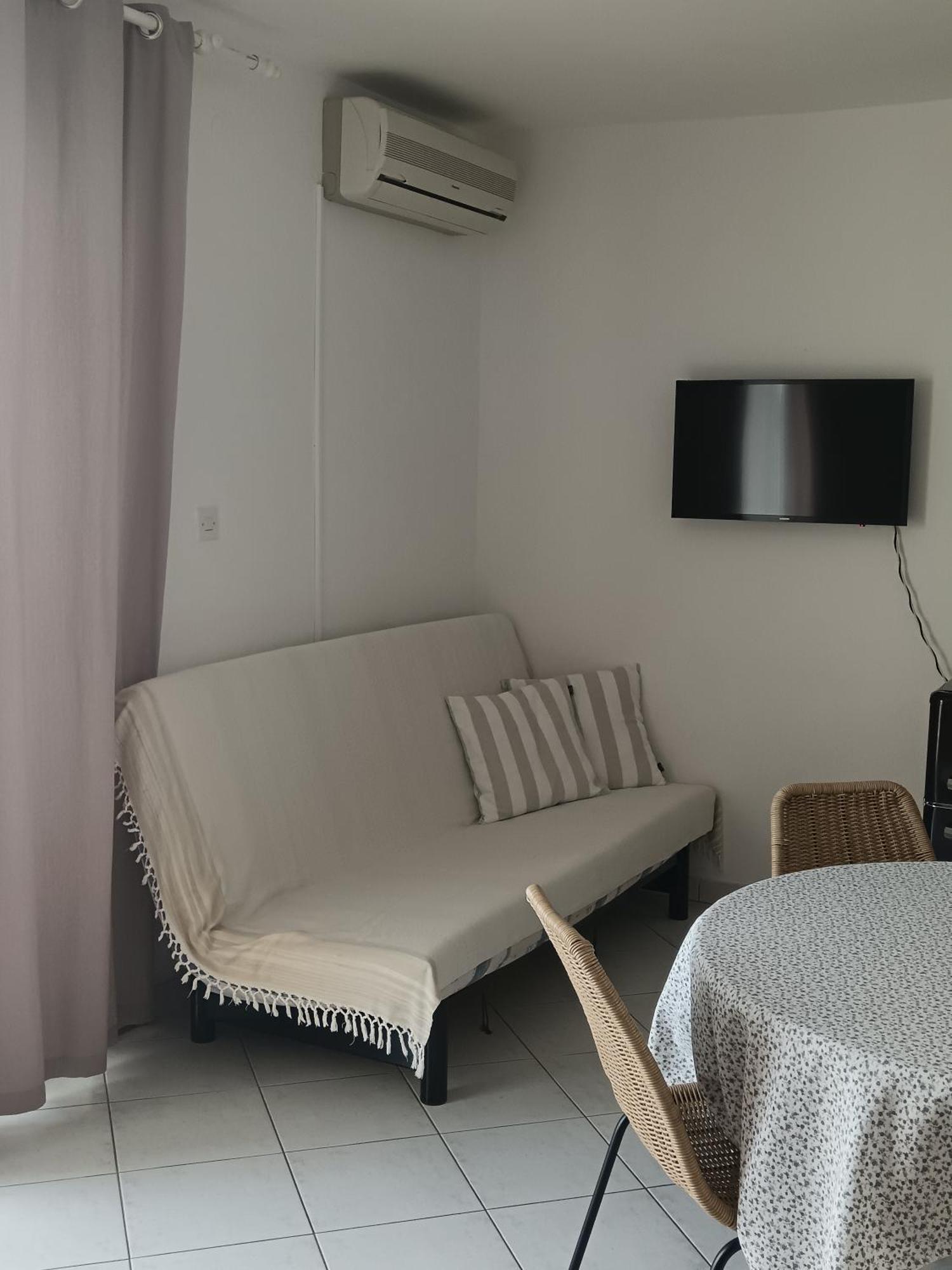 Apartmani More Комарна Екстер'єр фото